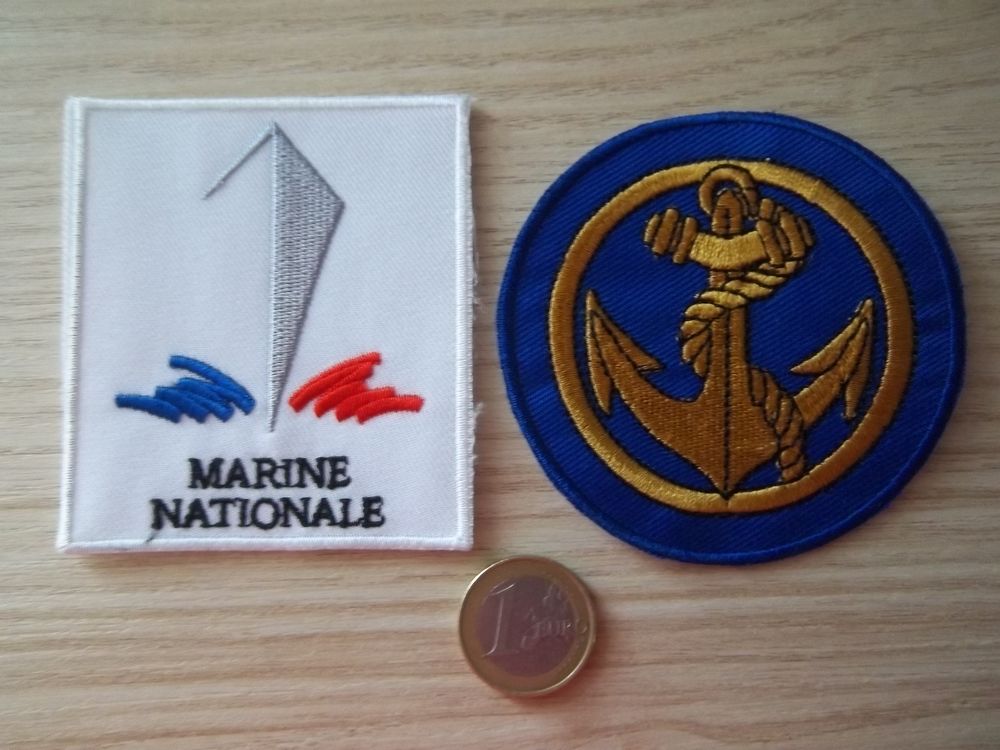 lot 2 &eacute;cussons marine Fran&ccedil;aise insignes militaire 