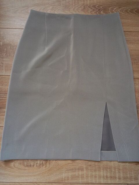 JUPE marque MODE ECRAN T 40 20 Villiers (86)