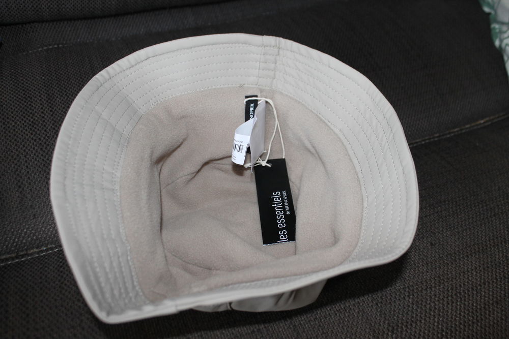 Bob beige impermeable fourr&eacute;
Vêtements