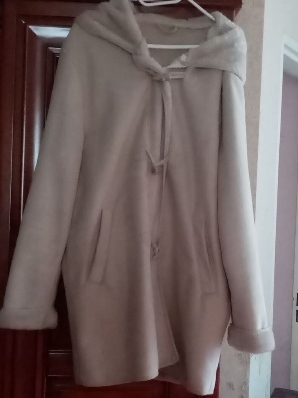 Manteau pour femme fourr&eacute; coloris &eacute;cru Vêtements