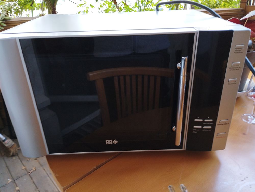 Four micro ondes combin&eacute; - four traditionnel -grill Electromnager