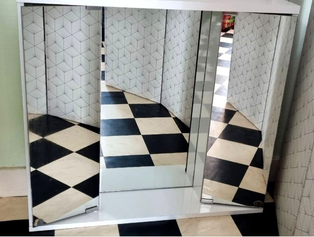 Armoire &agrave; glaces Meubles