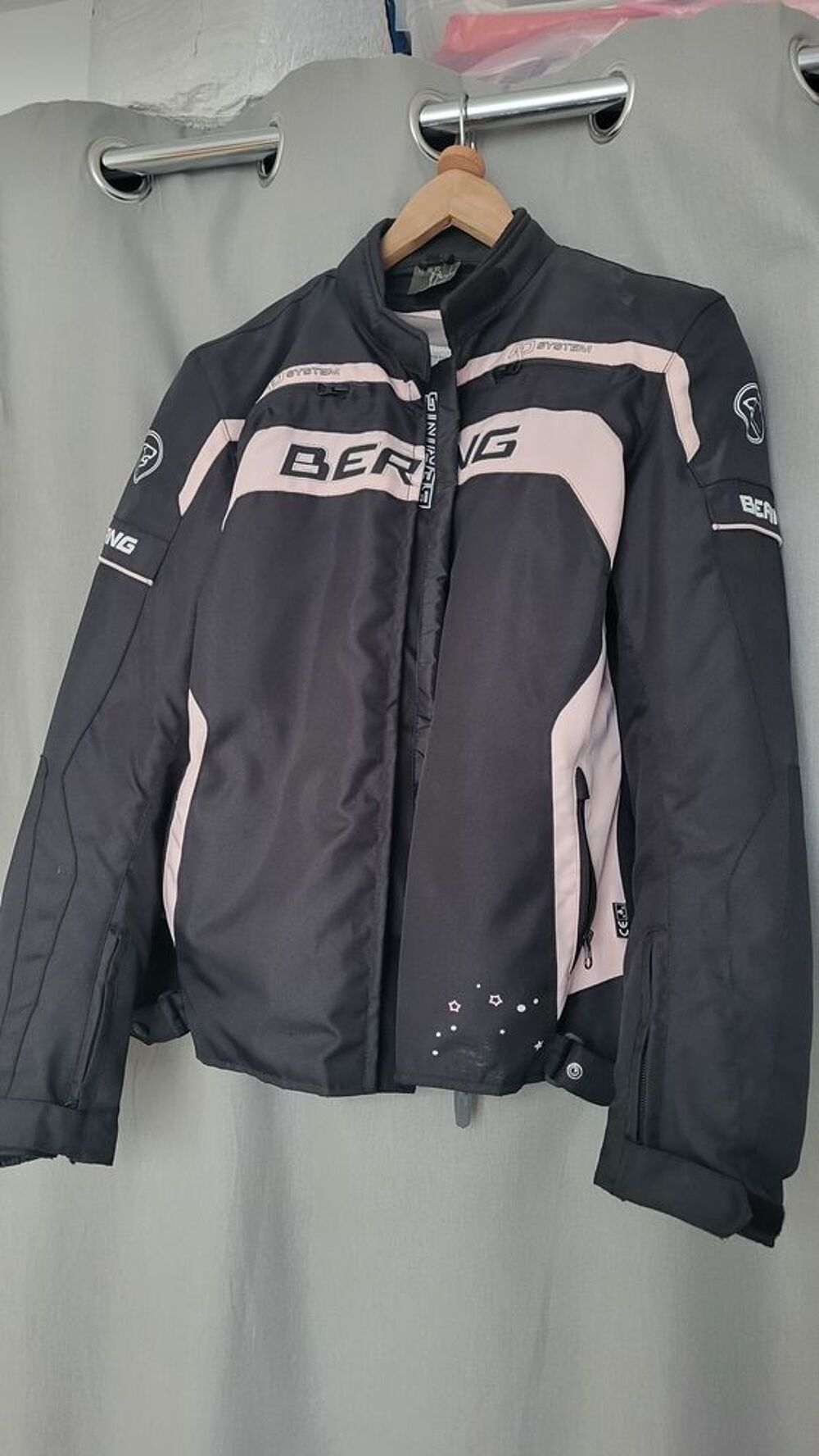 blouson moto 
Vêtements
