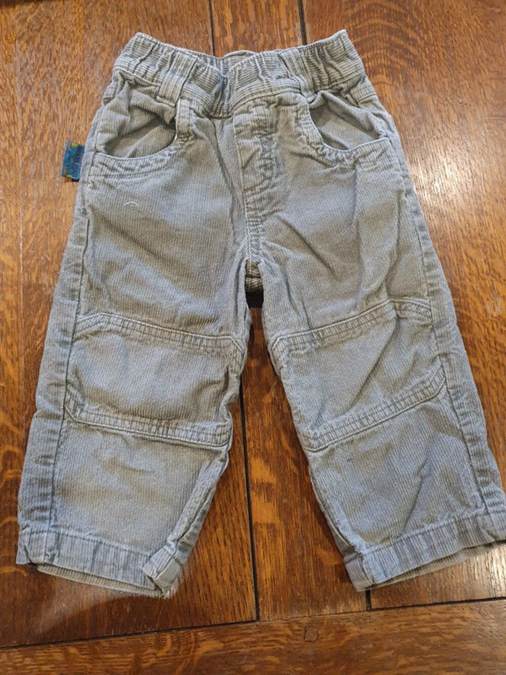 Pantalon velours kaki - 18 mois Vêtements enfants