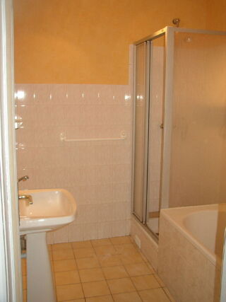  Appartement � louer 5 pi�ces 94 m� Artix