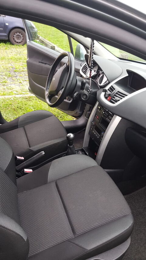 Peugeot 207 1.6 HDi 92ch FAP Active