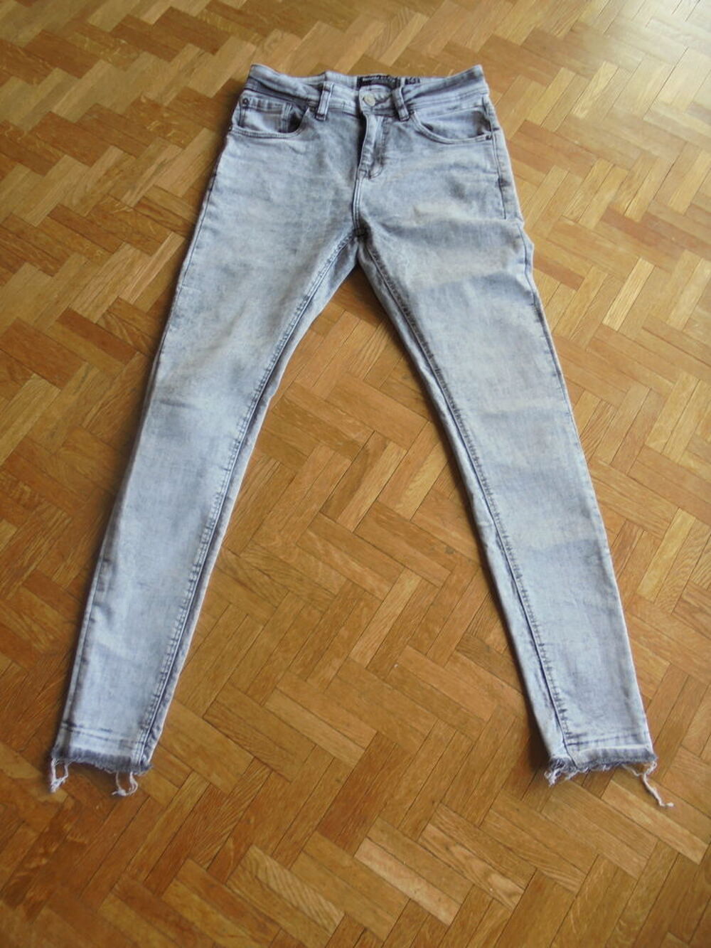 Jean Bershka gris neige (22) Vêtements