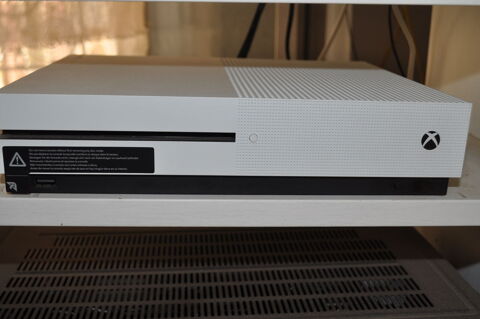 XBOX 1S BLANCHE 500G +14 JEUX+MANETTE 200 Montpellier (34)