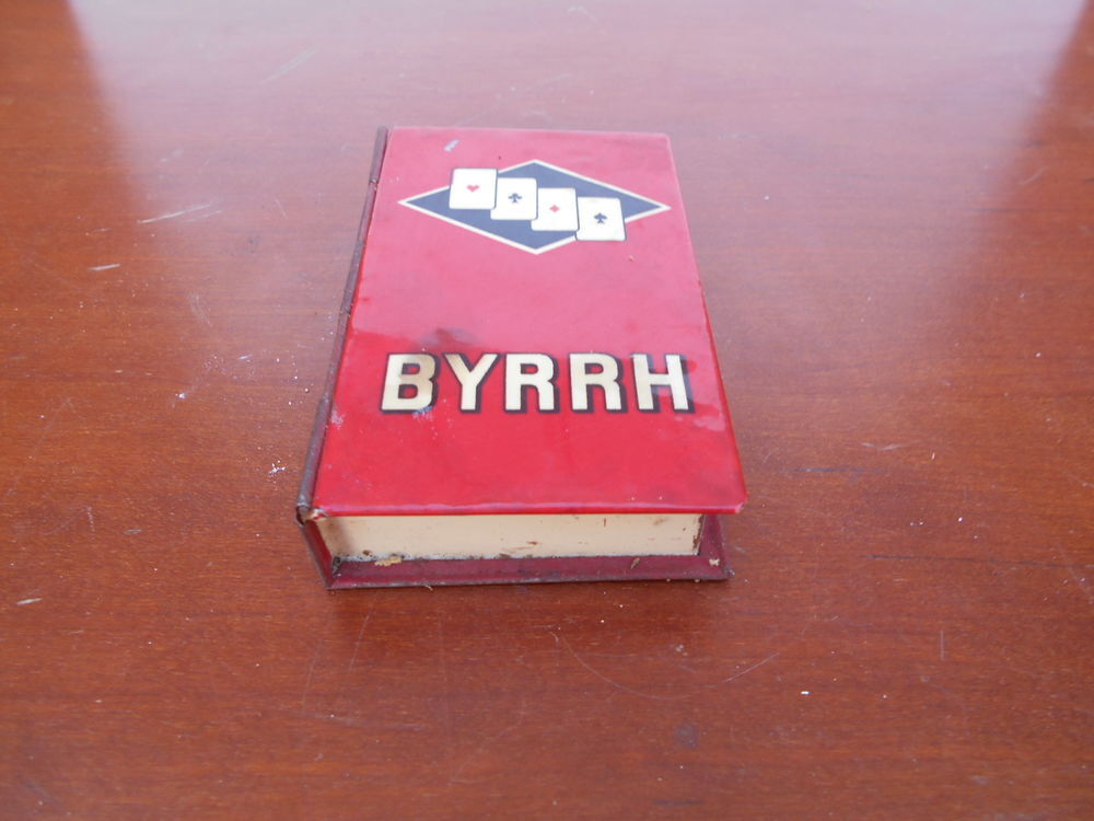 ANCIENNE BOITE m&eacute;tallique " Byrrh " 