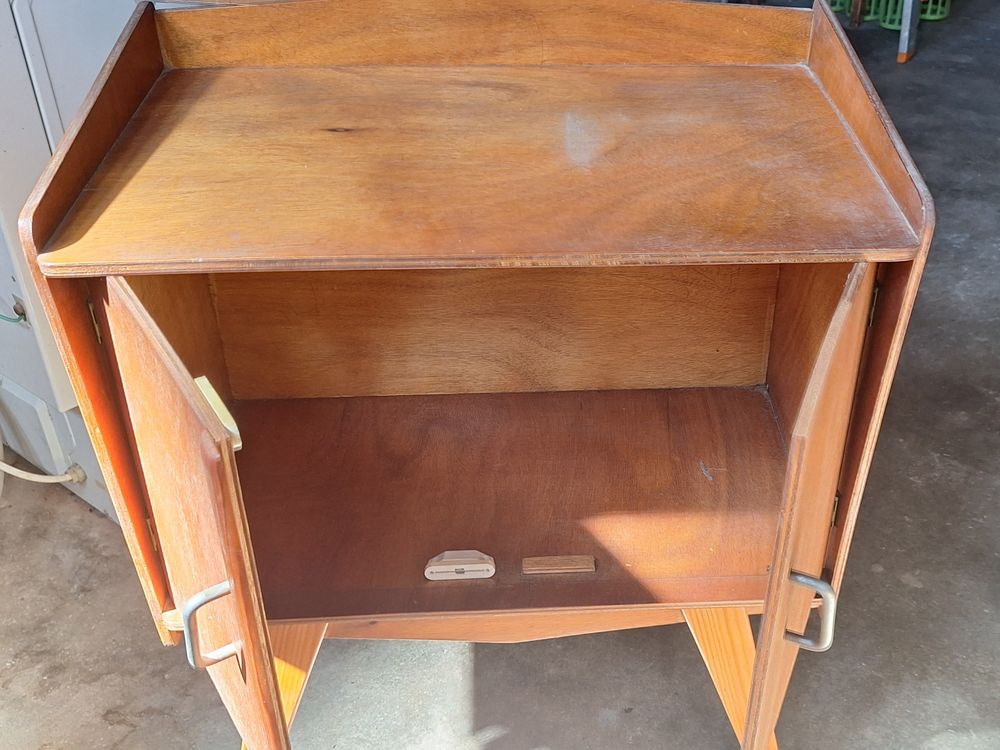 Petite table de nuit ann&eacute;es 1960 Meubles