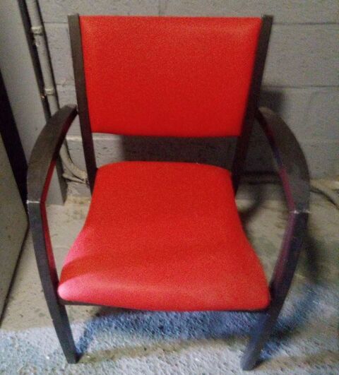 Chaise bureau état neuf. Sur Amiens Rivery. 20 €. A venir chercher. 20 Rivery (80)