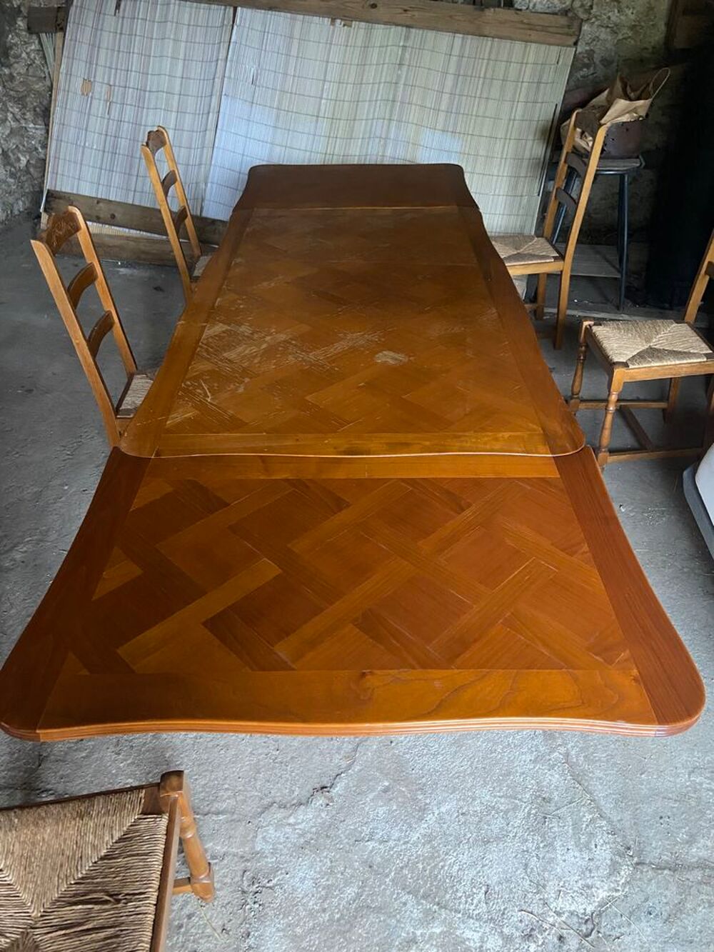 table et 6 chaises Meubles