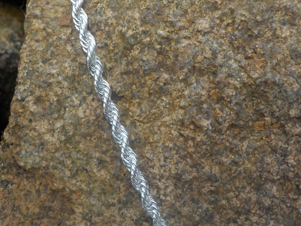 COLLIER RAS-DU-COU TORSADE ARGENTE Bijoux et montres