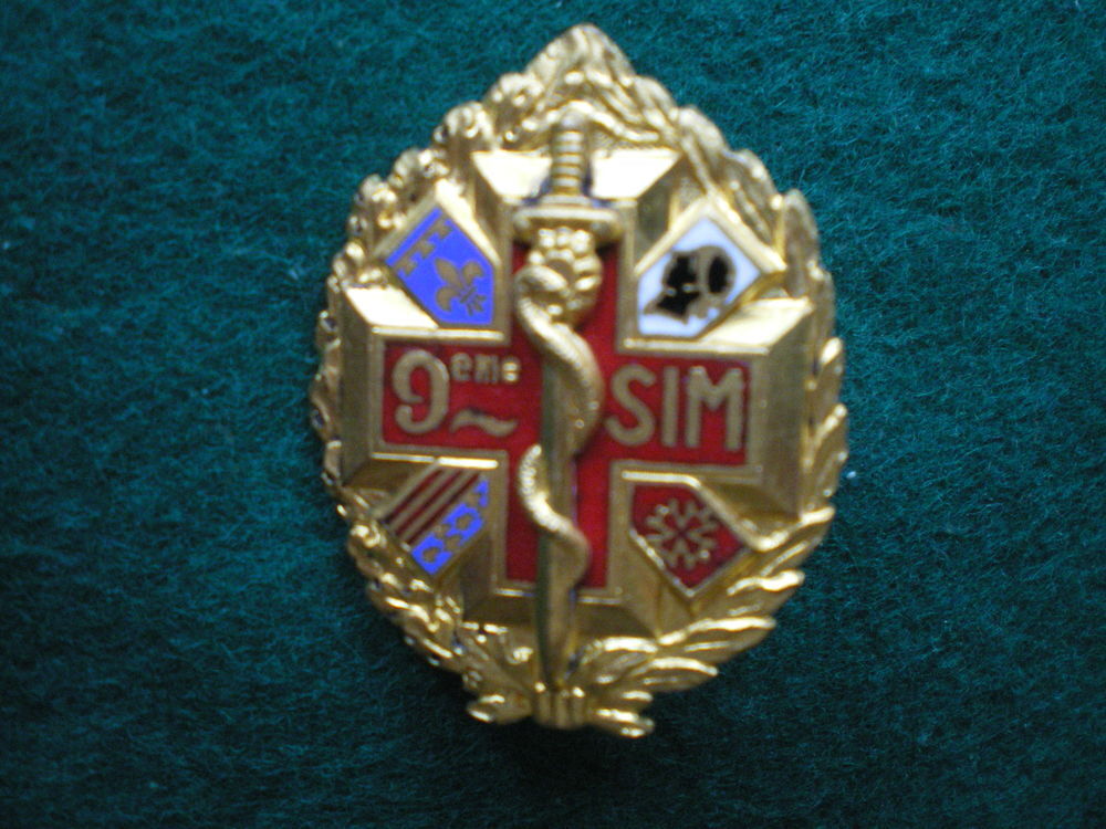 Insigne de Sant&eacute; - 9&deg; S.I.M.Section d'infirmiers Militaires. 