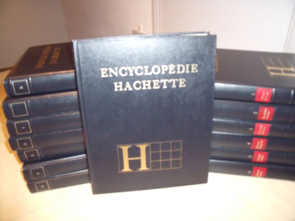 Encyclop&eacute;diques Hachette 
tel 0611346647 Livres et BD