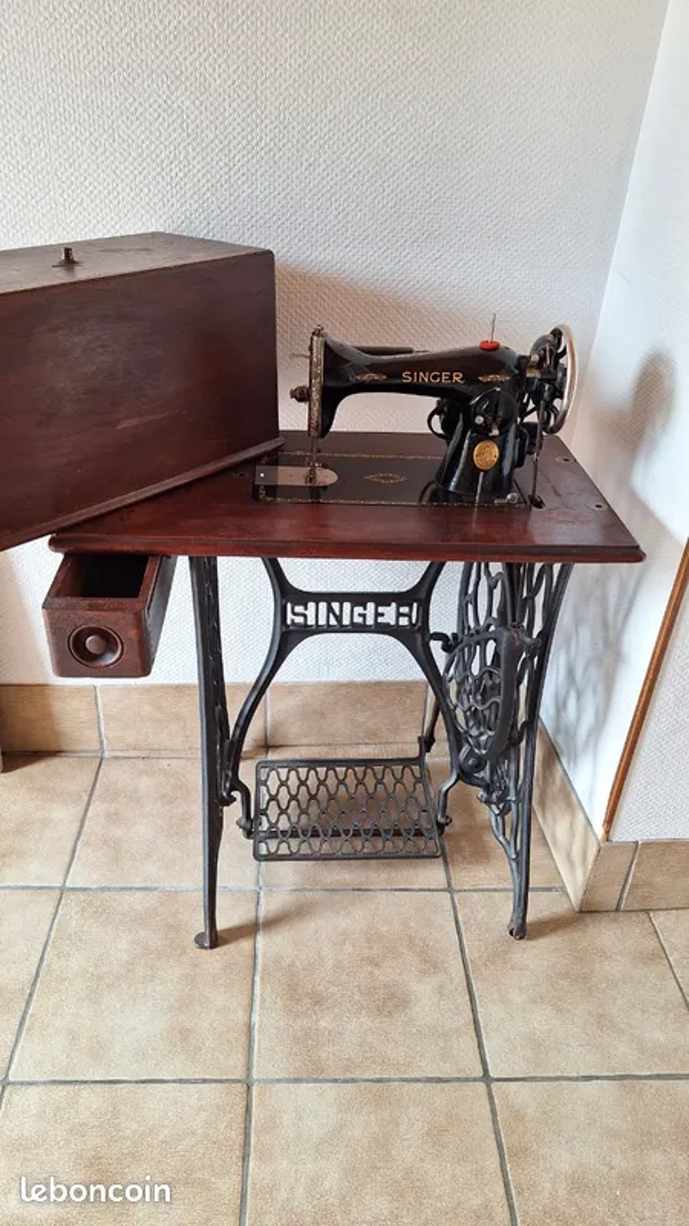 Machine &agrave; coudre Singer Meubles