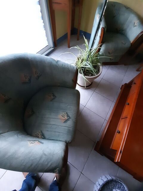 salon 4 fauteuils et un pouf 80 Combrand (79)