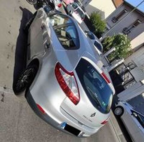 M&eacute;gane III RENAULT MEGANE III 1.6 110 ETHANOL AUTHENTIQUE 2011 occasion 93430 Villetaneuse