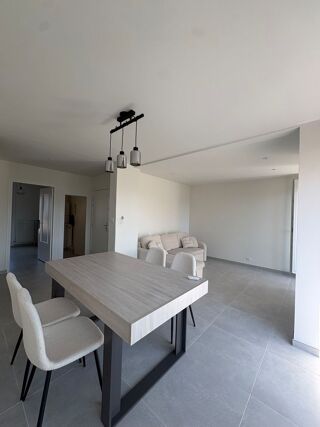  Appartement à louer 4 pièces 75 m²