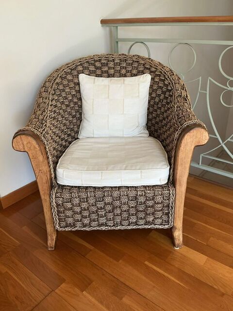 Fauteuil en provenance de Bali
250 La Réunion (97)
