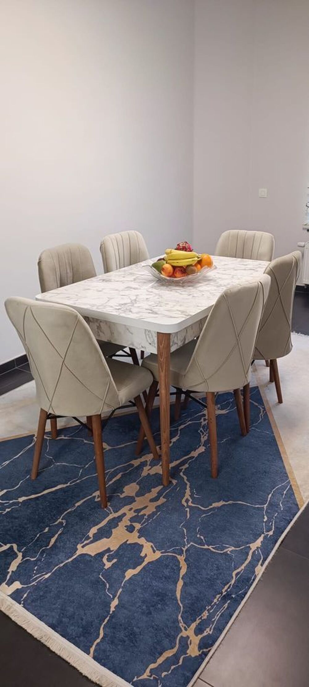 Prix choc &eth;Ÿ'&yen;&eth;Ÿ'&yen; La nouvelle table &agrave; manger extensible avec 6 chaises seulement &agrave; 350 euros !!! Les dimensions de la table sont Meubles