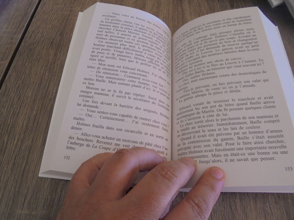 Une &eacute;tude en &eacute;carlate (101) Livres et BD