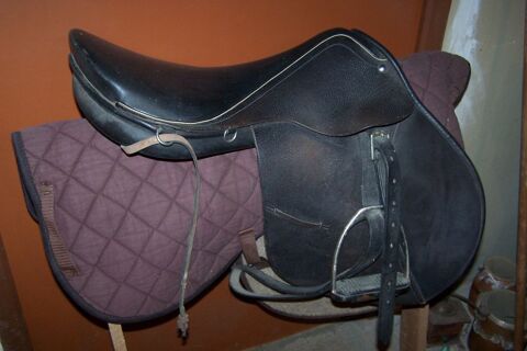 Selle de cheval  UKAL  Taille 19 130 58180 Marzy