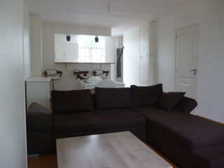  Appartement à louer 3 pièces 920 m²