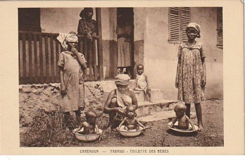CAMEROUN - TABASSI - Toilette des Bbs 4 Doullens (80)