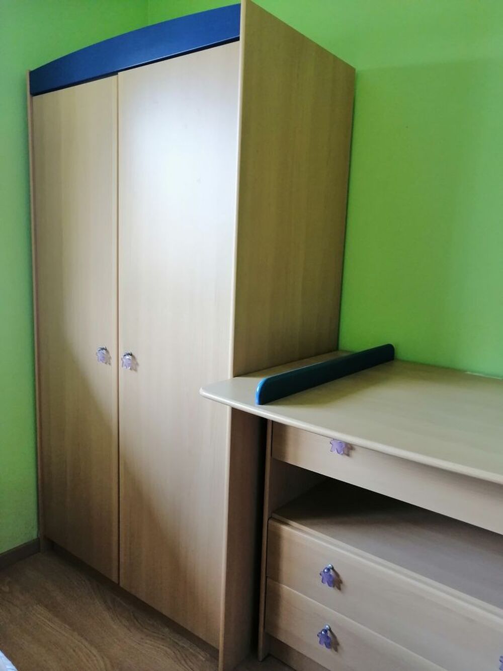 Chambre enfant : commode (avec plan &agrave; langer) et armoire Mobilier enfants