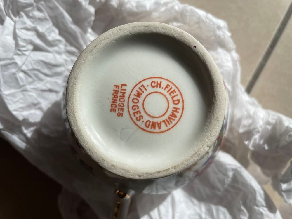 Petit pot &agrave; lait en porcelaine Décoration