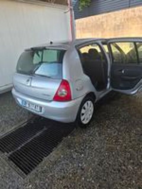 Clio II Clio 1.5 dCi 65 eco2 Campus.Com 2009 occasion 82000 Montauban