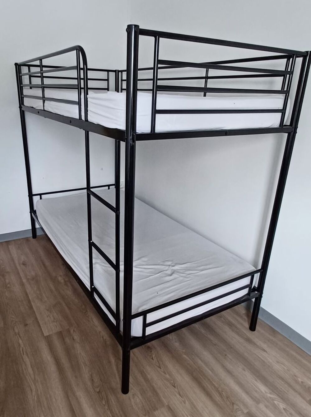 Lits superpos&eacute;s avec les matelas Meubles