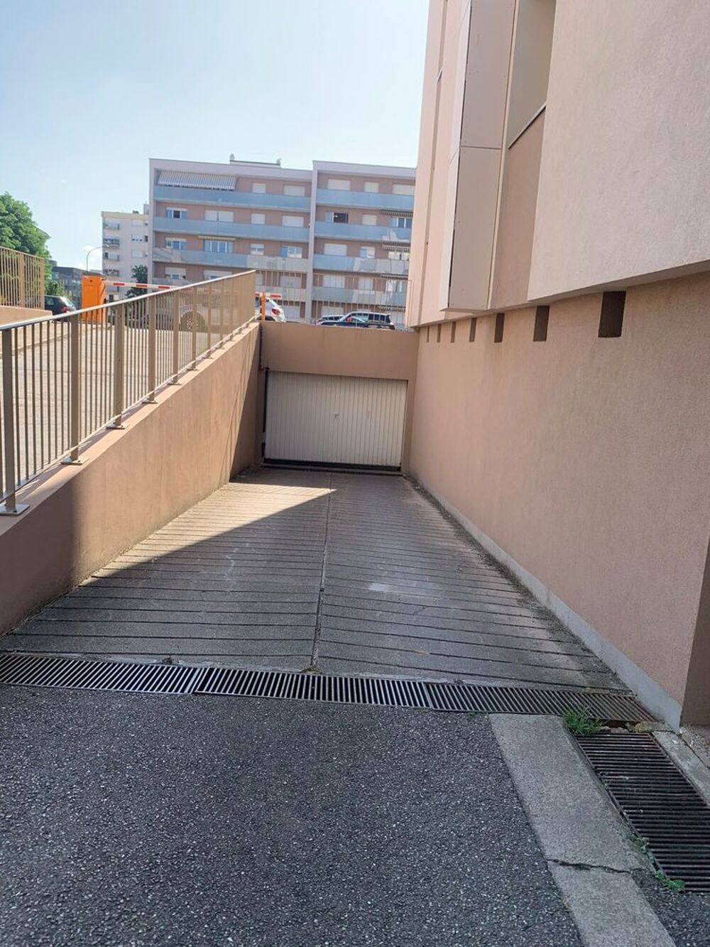 Location Parking/Garage METZ / SABLON - Proximité Gare - Parking en sous sol. Metz