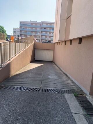  Parking / Garage à louer 15 m² Metz