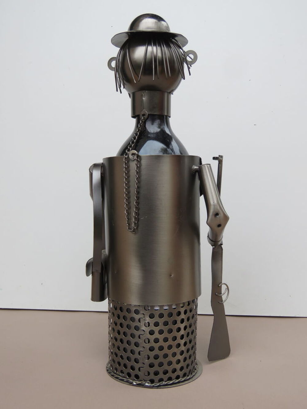Porte-bouteille en m&eacute;tal, figurine chasseur Décoration