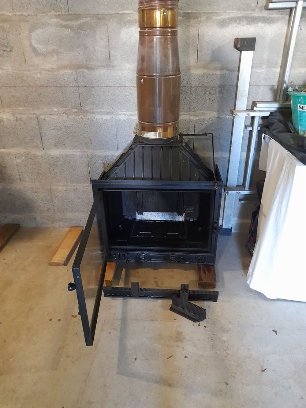 Insert &agrave; bois Bricolage