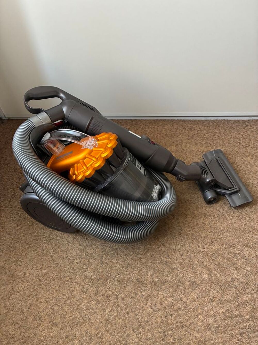 Aspirateur DYSON U22 &eacute;tat neuf Electroménager