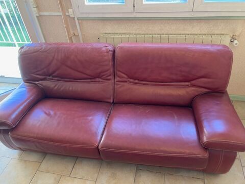 canaps cuir rouge 350 Nice (06)