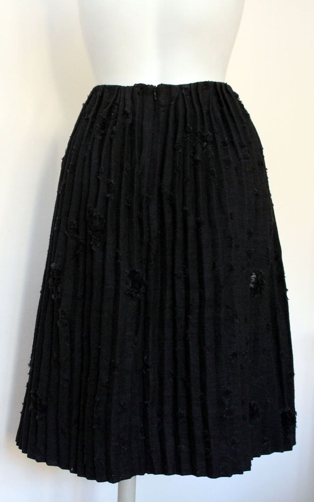 Jupe pliss&eacute;e noire MIU MIU distressed skirt T.38 Vêtements