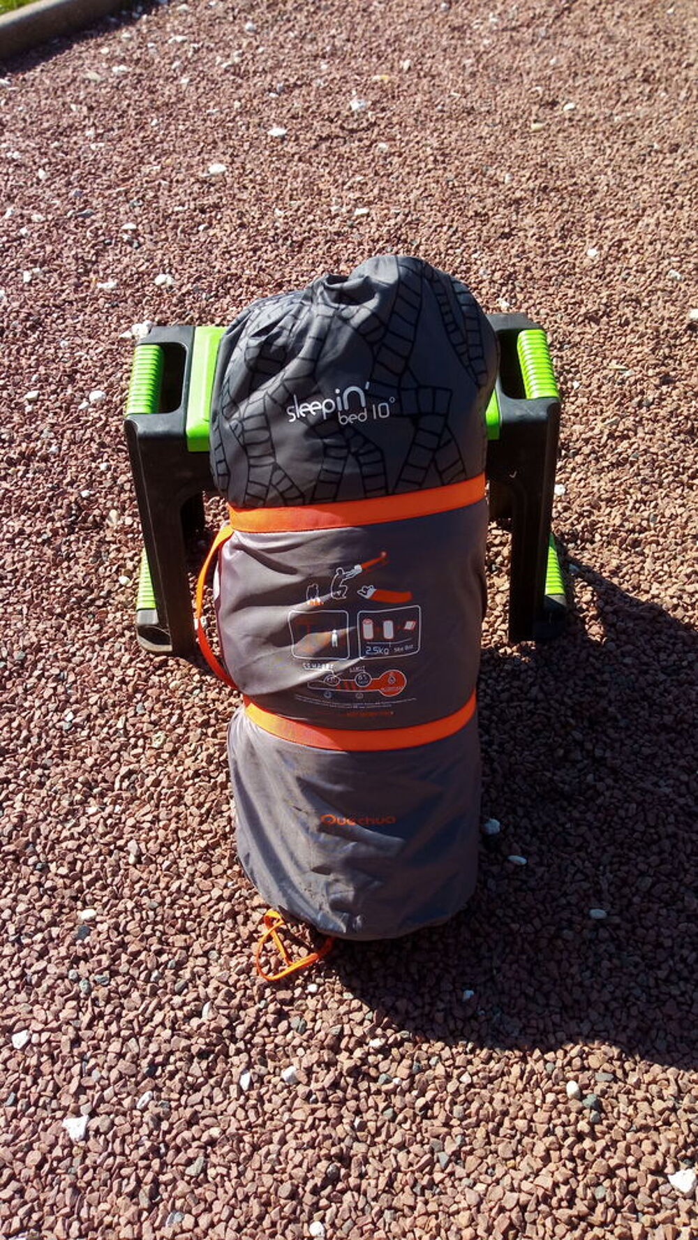 2 Sacs de couchages avec matelas int&eacute;gr&eacute; Sports