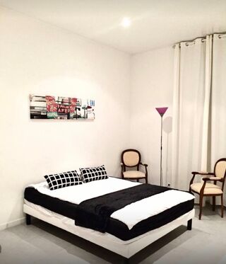  Appartement à louer 4 pièces 100 m²
