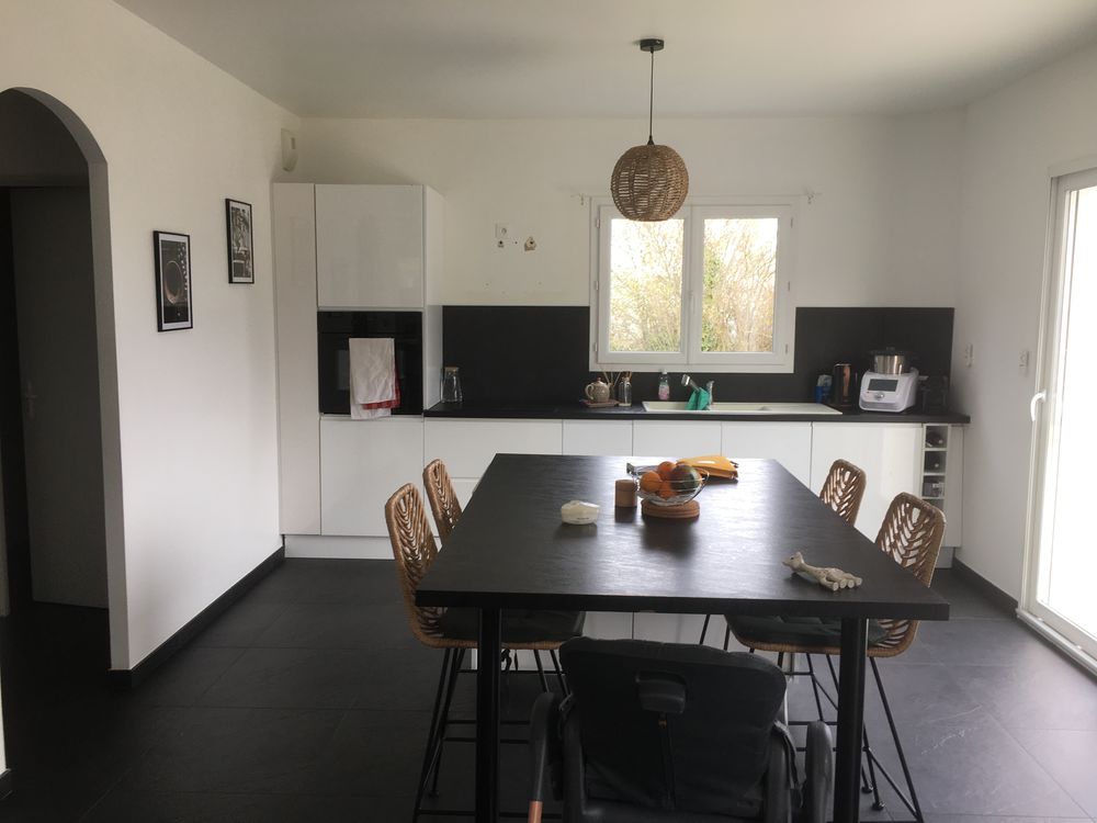 Cuisine blanche + lave vaisselle + ilot centrale Cuisine