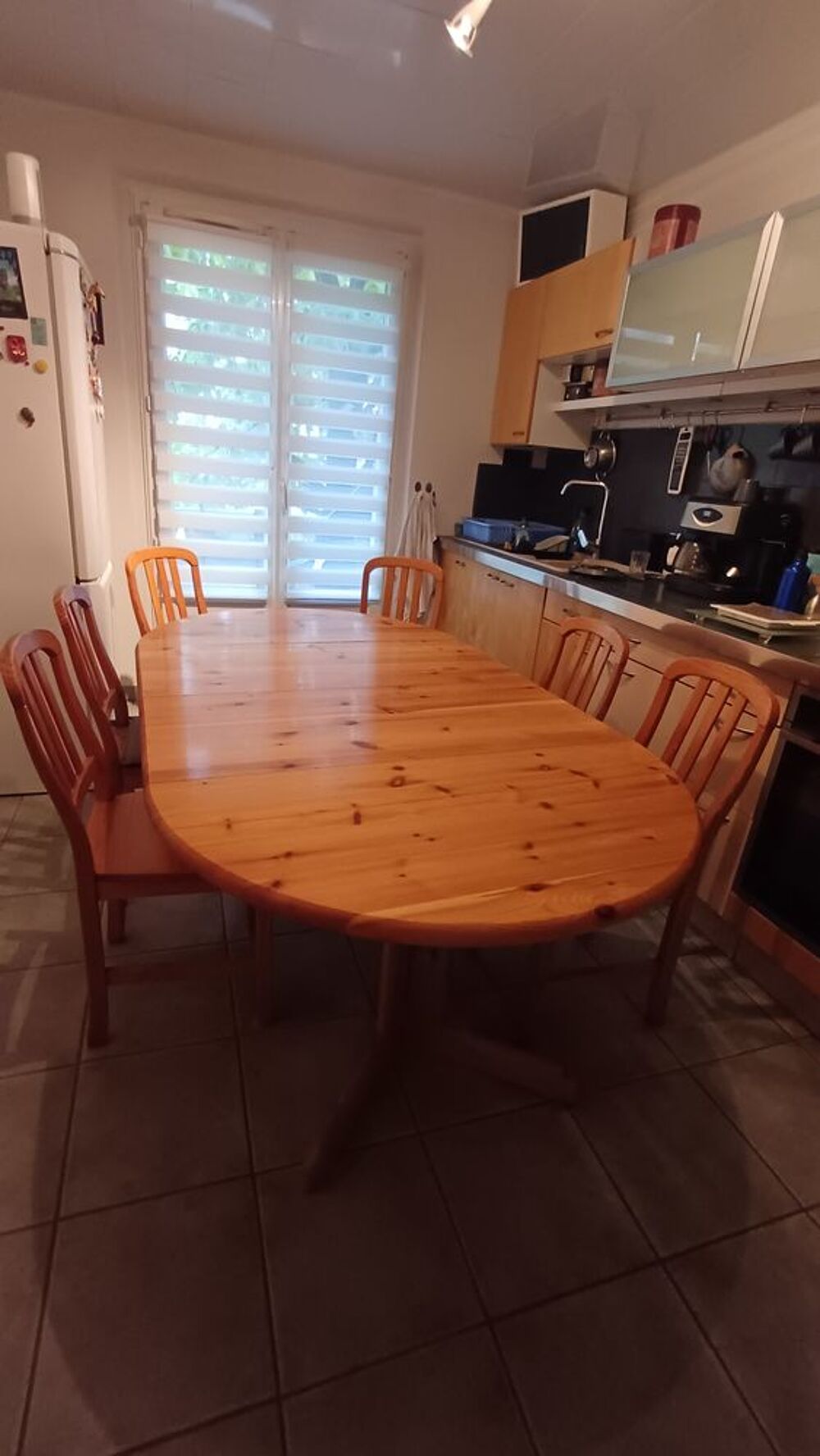Table ronde Pin + 6 chaises Meubles