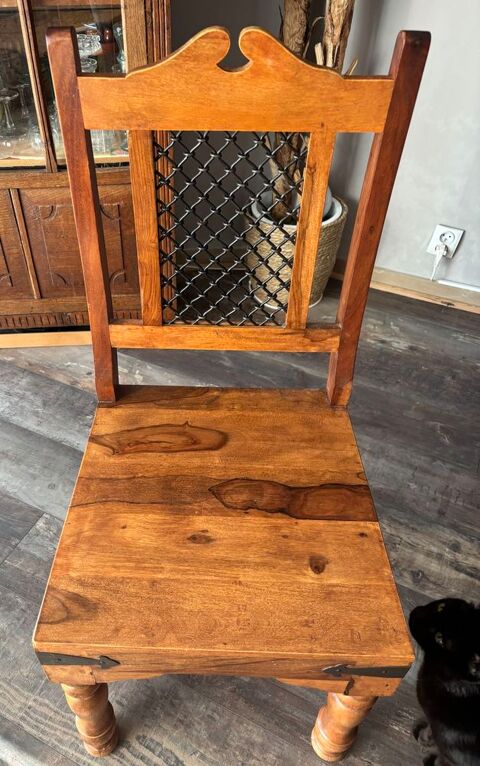 Table 6/8 personnes et 6 chaises 220 Saint-Laurent-du-Var (06)