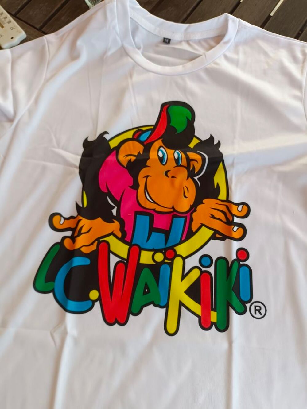tee shirt waikii Vêtements