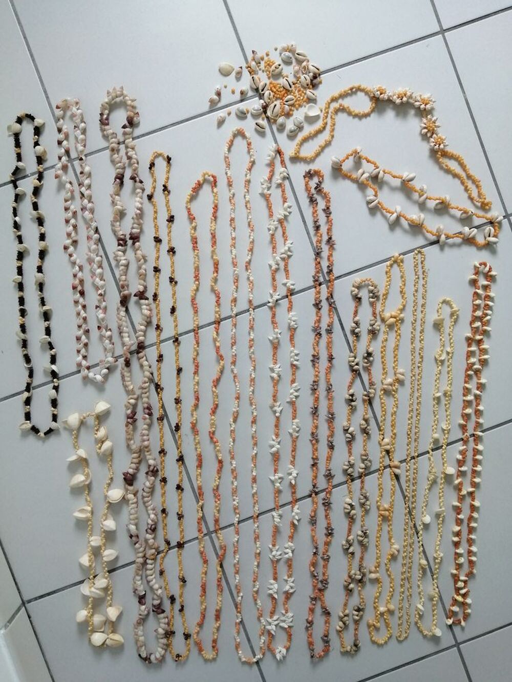 16 colliers en coquillages et coquillages pour collier Bijoux et montres