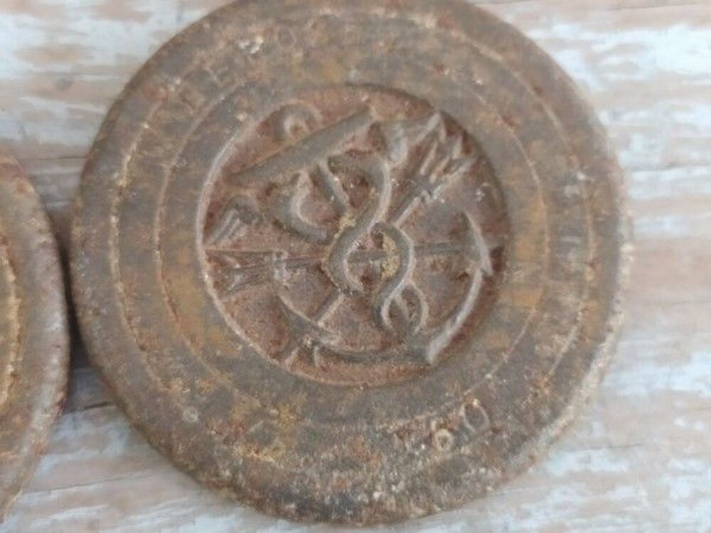 Anciens Jetons Palets Jeu de la Grenouille ou du Tonneau 