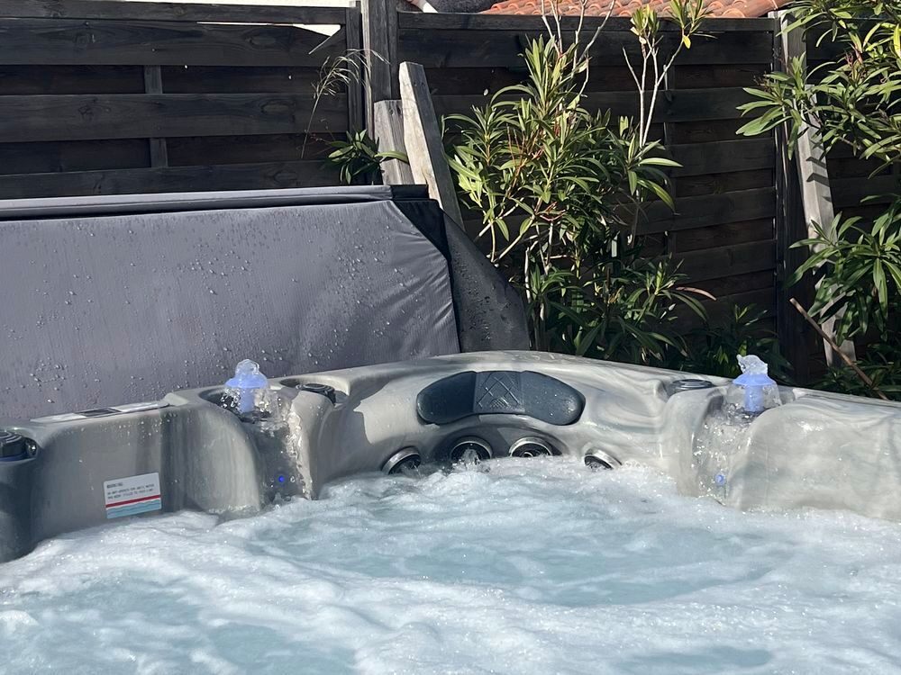 SPA Vendom Antigua - Frais d'enl&egrave;vement (grue) offerts Jardin