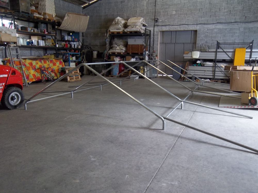 Chapiteaux 4 m x 8 m. Jardin